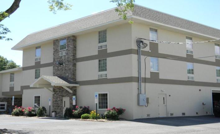 Gamble Farm Inn And Suites Jersey Shore Экстерьер фото